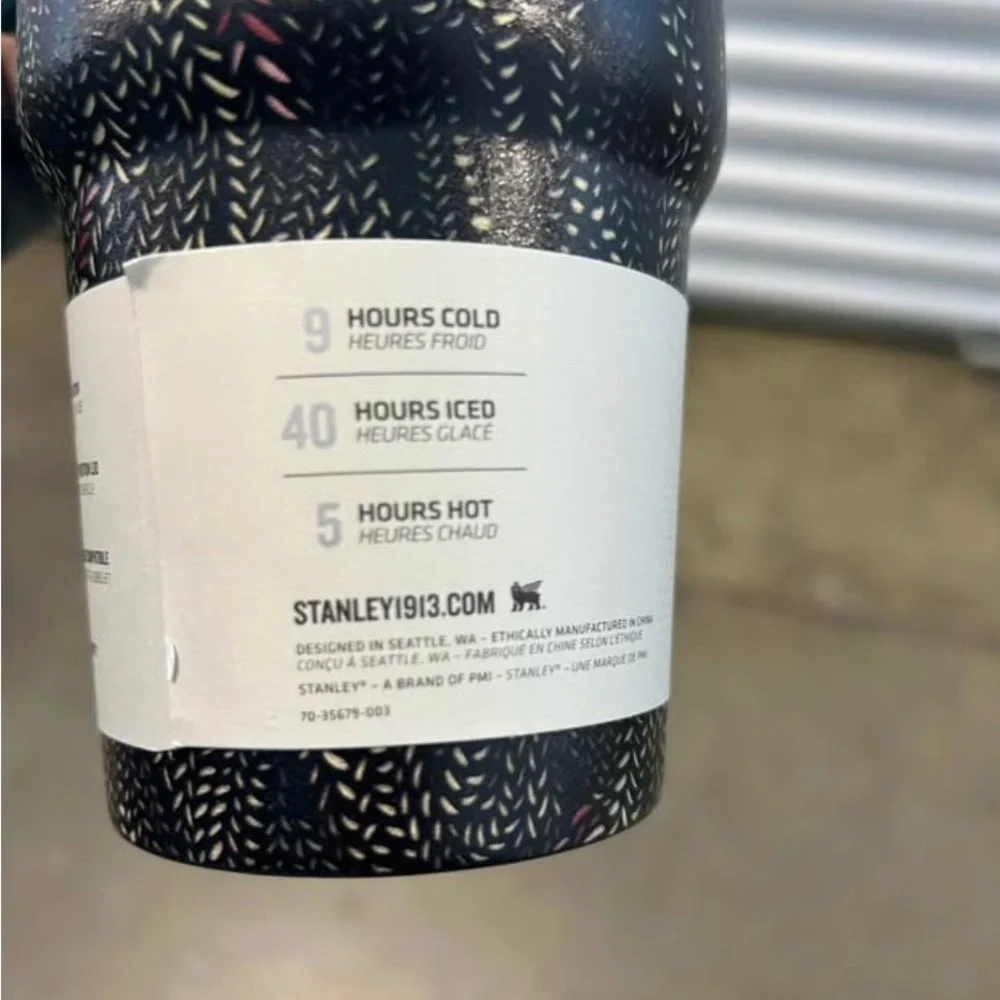 Stanley Black Quencher Tumbler with Handle - Picture 3 of 3